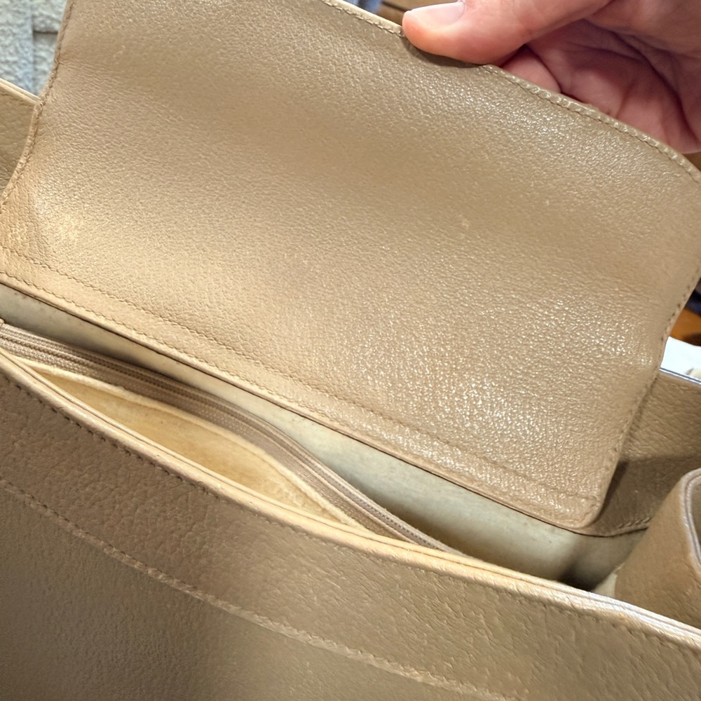 Gucci Diana Beige Leather Tote - Picture 12 of 14